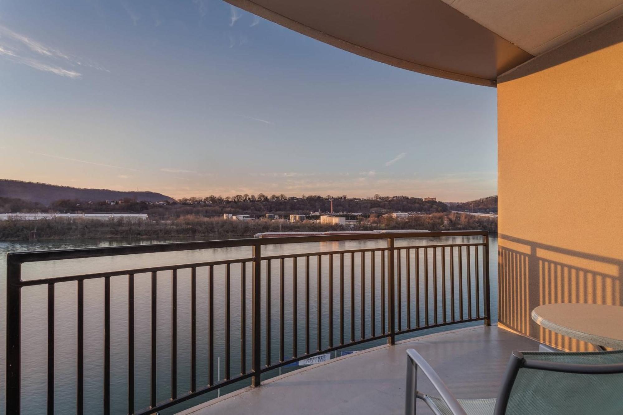 Springhill Suites By Marriott Downtown Chattanooga/Cameron Harbor Exterior foto