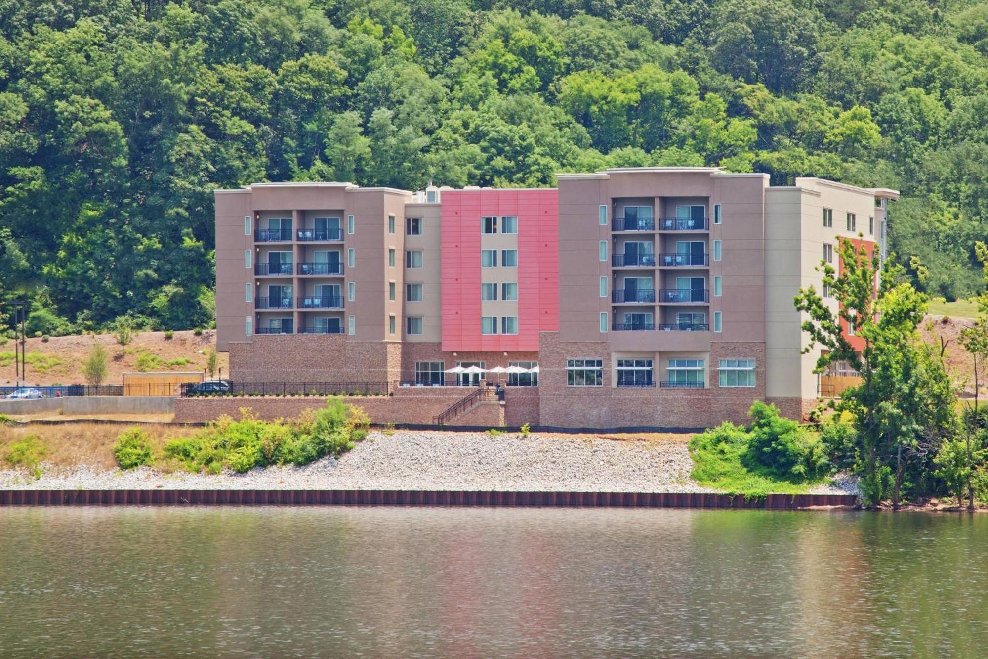 Springhill Suites By Marriott Downtown Chattanooga/Cameron Harbor Exterior foto